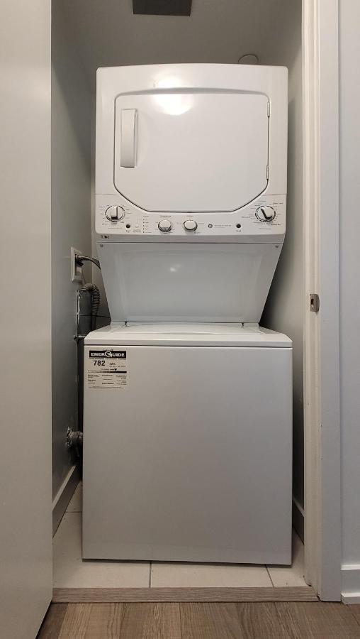 Lovely 3 Bedrooms In University Of トロント エクステリア 写真